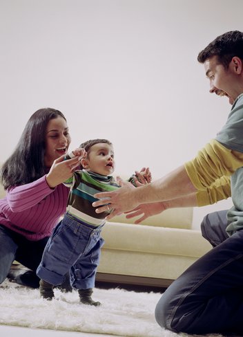 La oración en familia III: Desde el nacimiento hasta el andar independiente