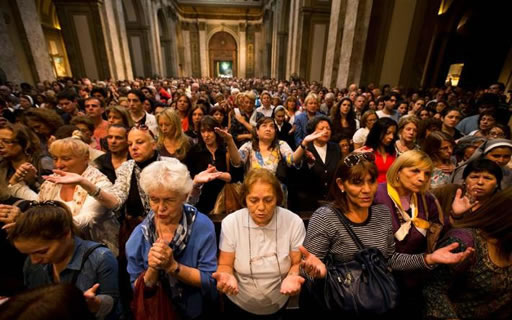 El hombre en oración (VI): Confrontación entre profetas y oraciones
