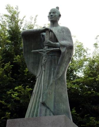 En una plaza de Manila se levanta una escultura que recuerda a Ukon Takayama, el 